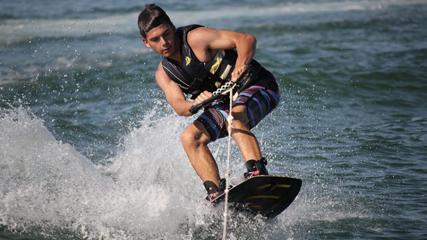 Water Ski and Wakeboard beach activities artur watersports